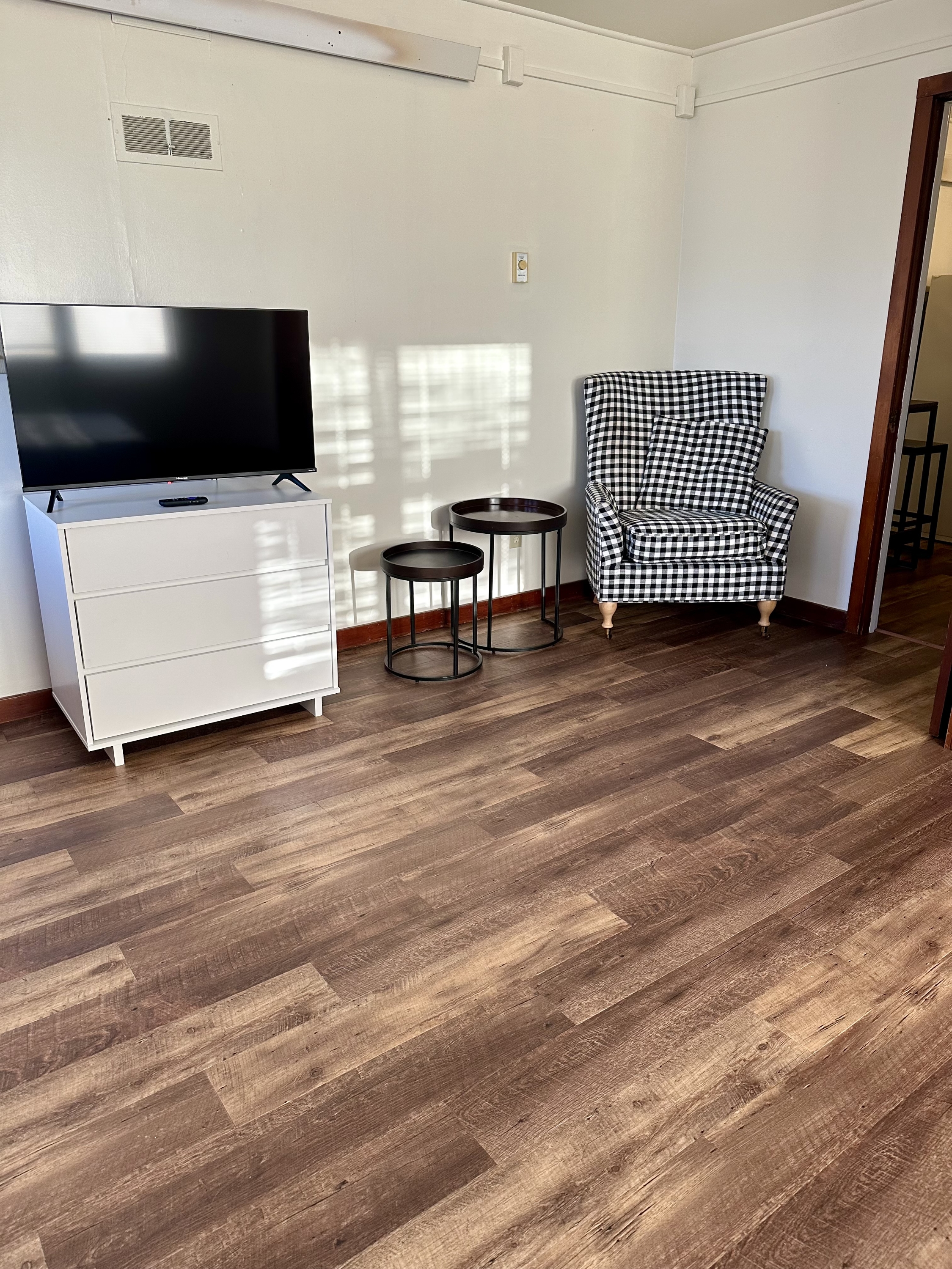 204 W 6th St - 2