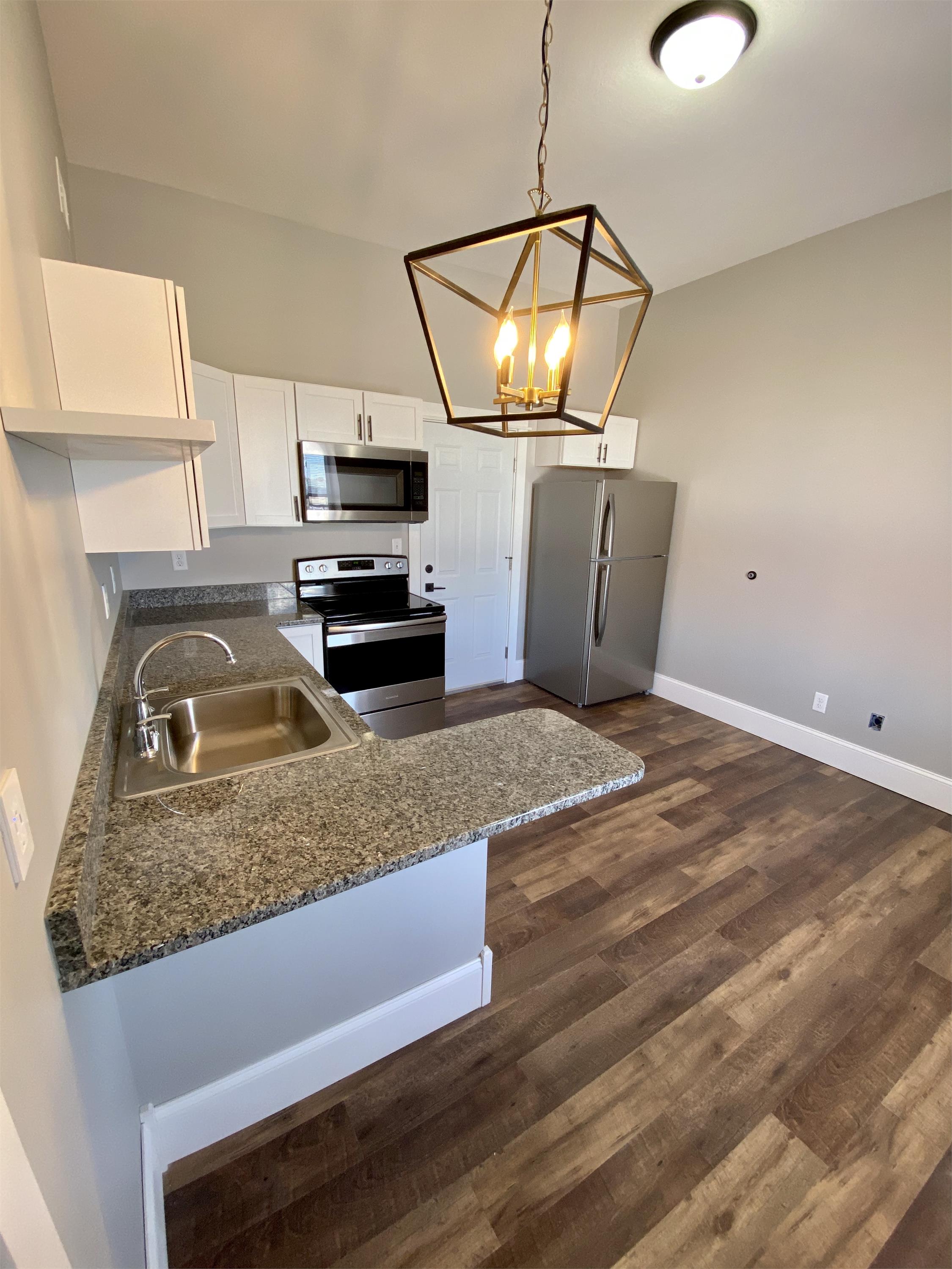 201 West Avenue - 11