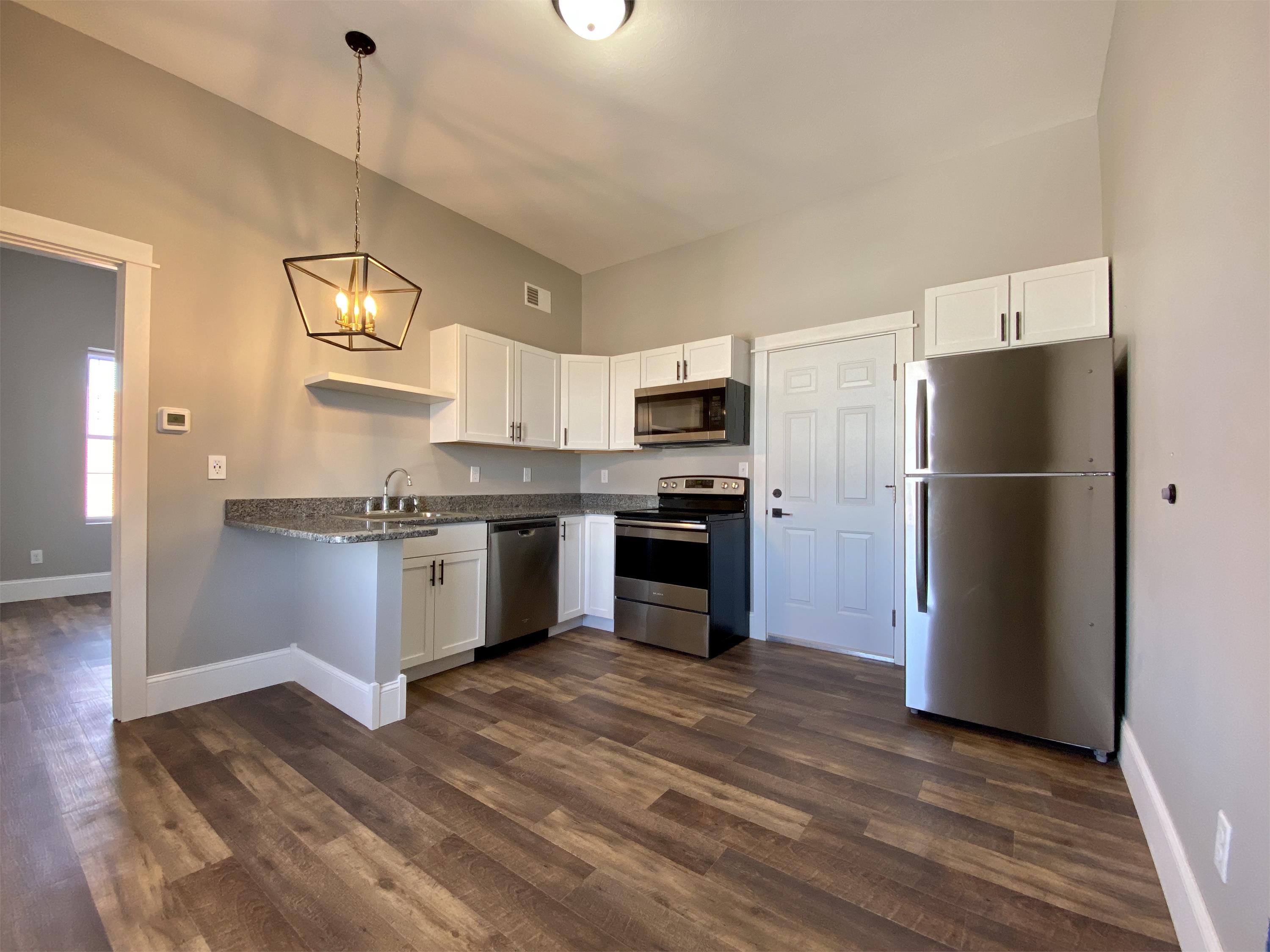 201 West Avenue - 10