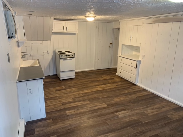 North Jackson triplex - 1005 1/2