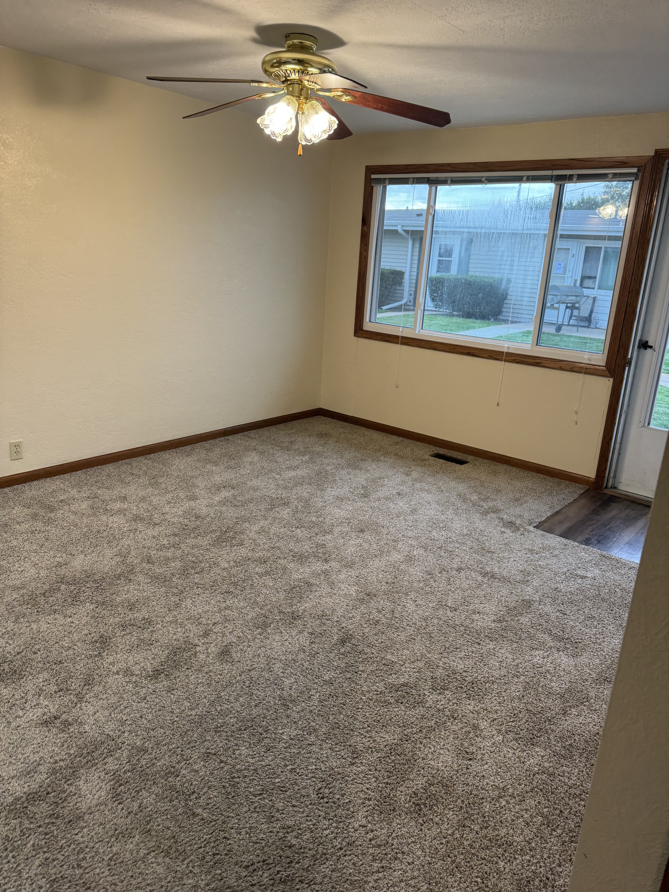 The Preston- 1200 Avenue G - 4